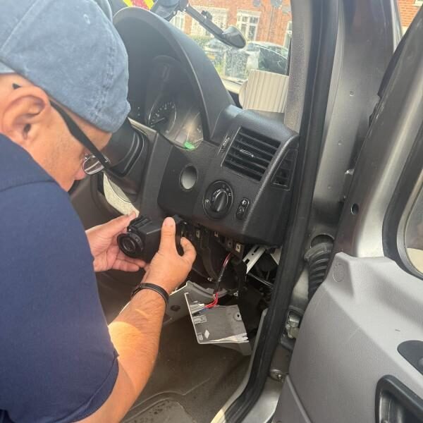auto locksmith near me